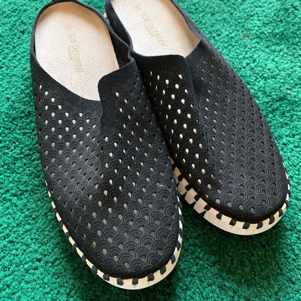 Isle Jacobsen Black Tulip Mule